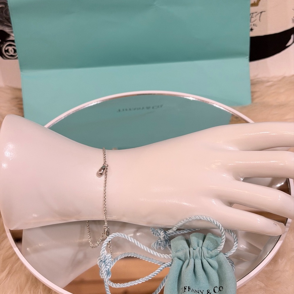🔥 RARE TIFFANY & Co. PERETTI THREE TEARDROP BRACELET SIze 6.8 w/ Dust Bag - Picture 3 of 11